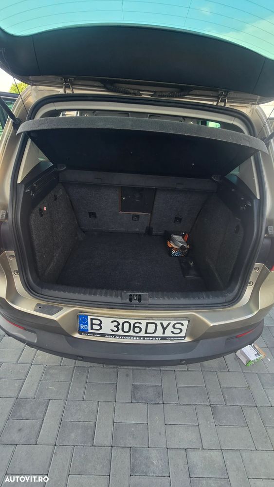 Volkswagen Tiguan - 8