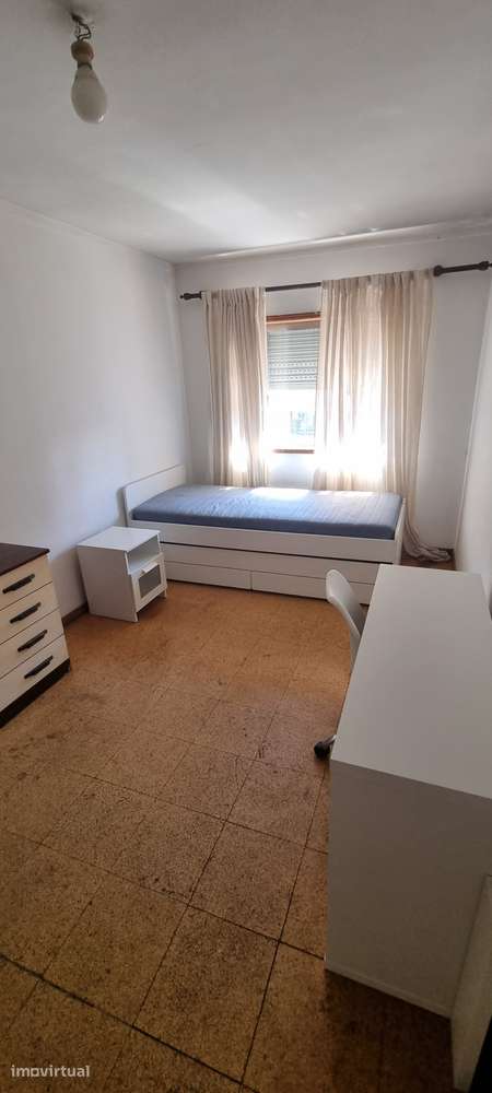 Quarto Individual para Arrendar em Cedofeita