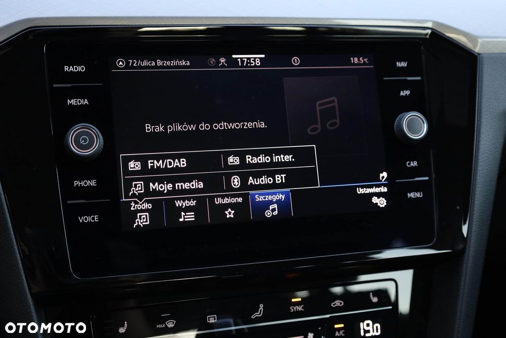 Volkswagen Passat - 21