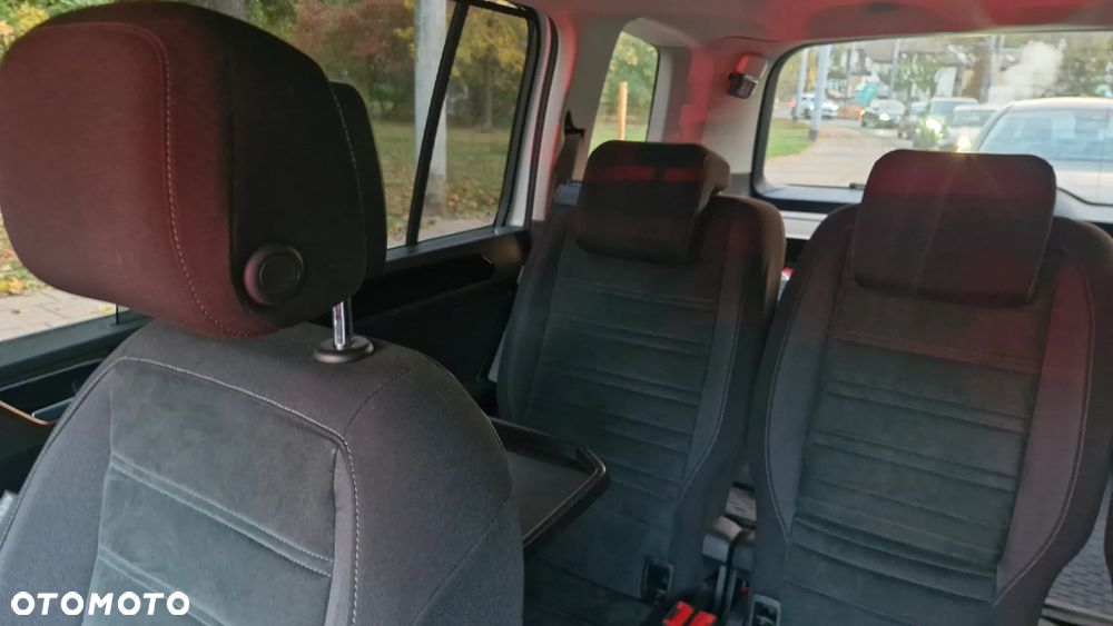Volkswagen Touran - 16