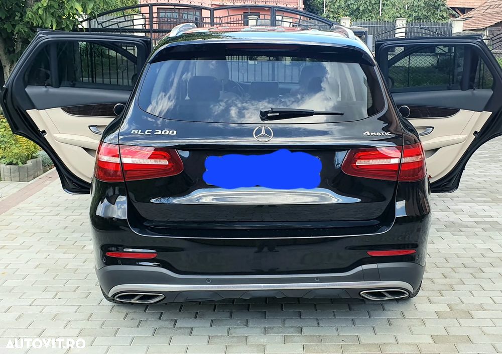 Mercedes-Benz GLC 300 4MATIC 9G-TRONIC AMG Line - 9