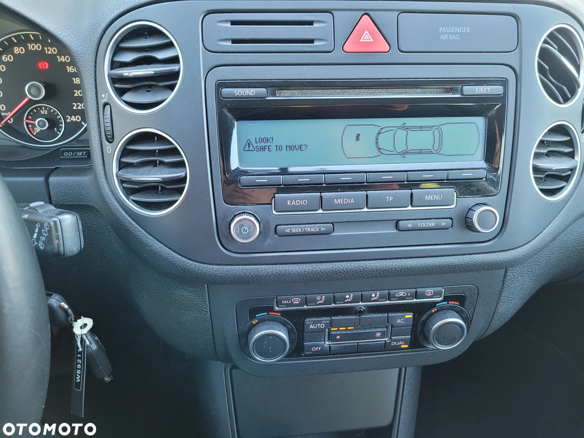 Volkswagen Golf Plus 1.6 TDI BlueMot Comfortline - 24