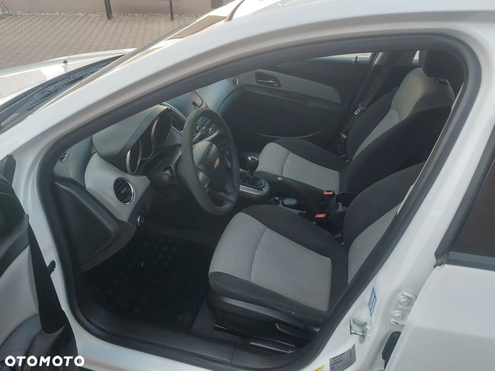 Chevrolet Cruze 1.6 LS - 7