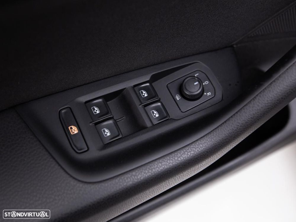 VW Passat Variant 1.5 TSI OPF DSG Business - 12