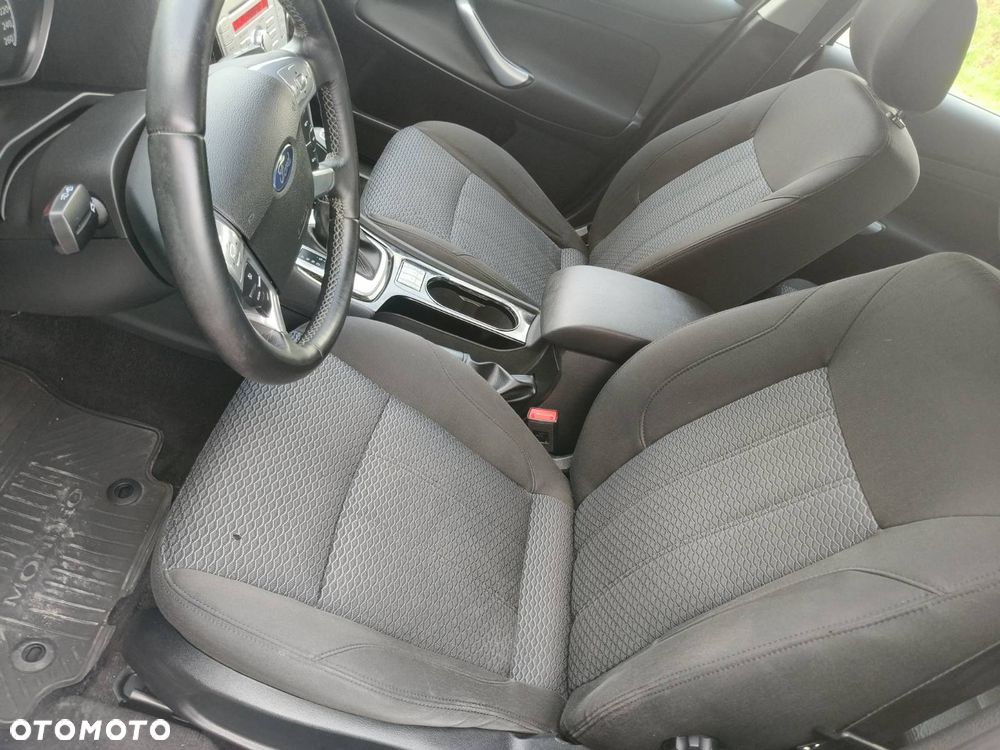 Ford Mondeo 2.3 Ghia - 30