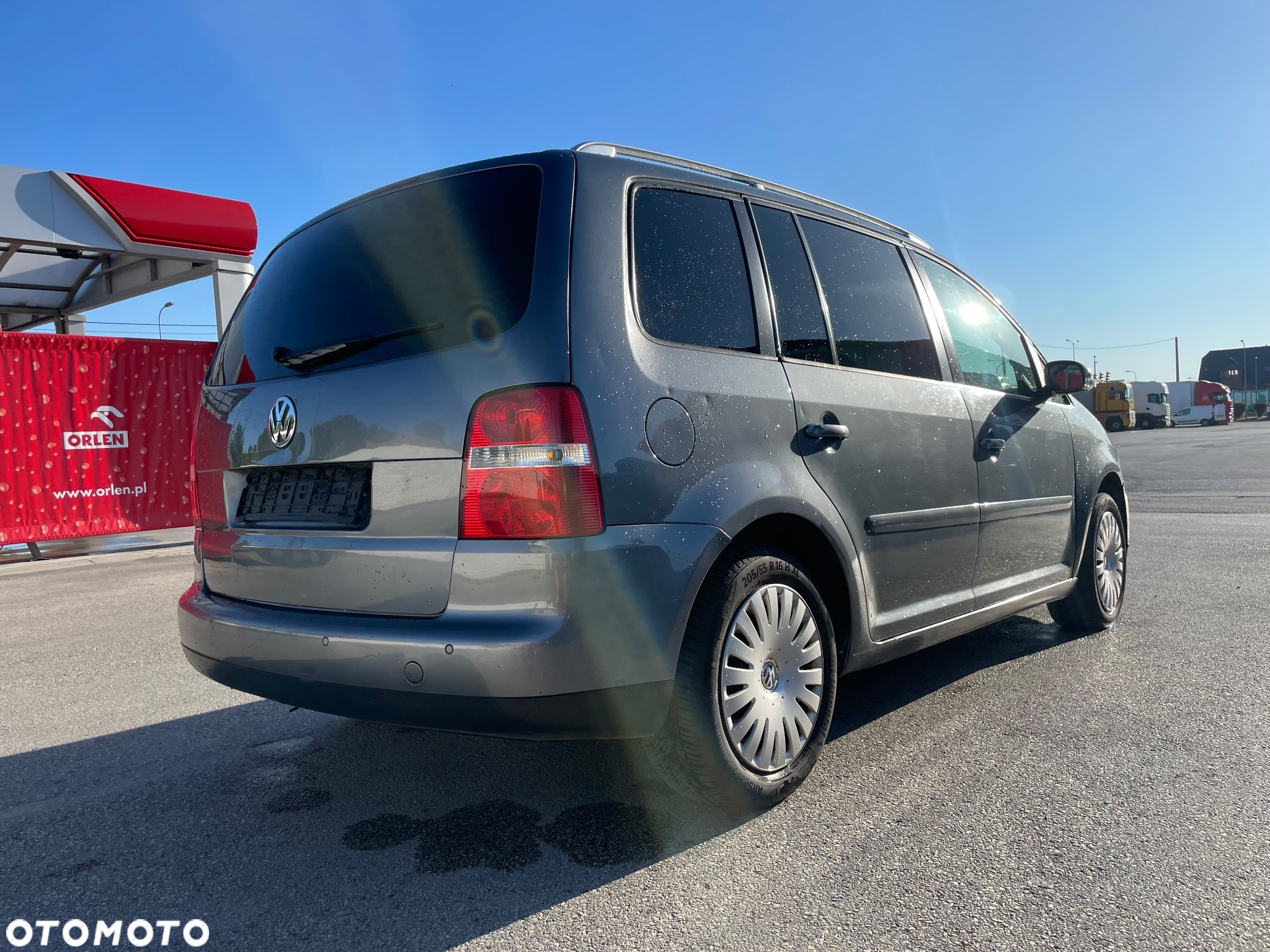 Volkswagen Touran 1.9 TDI DPF DSG Highline - 12