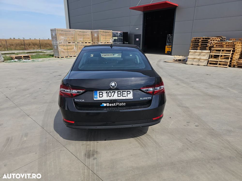 Skoda Superb 2.0 TDI DSG Ambition - 7