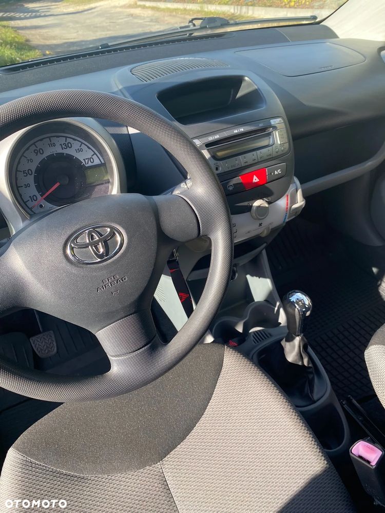 Toyota Aygo ver-1-0-vvt--i - 9