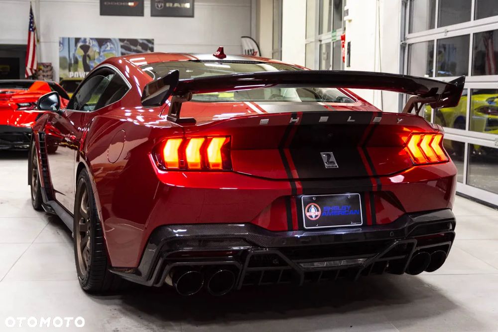 Ford Mustang - 8
