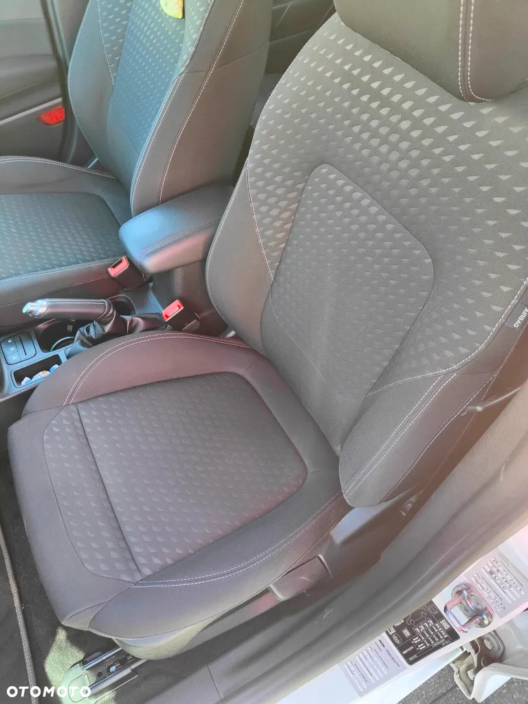 Ford Fiesta - 24