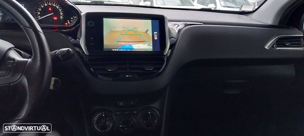 Peugeot 2008 1.2 PureTech Allure - 8