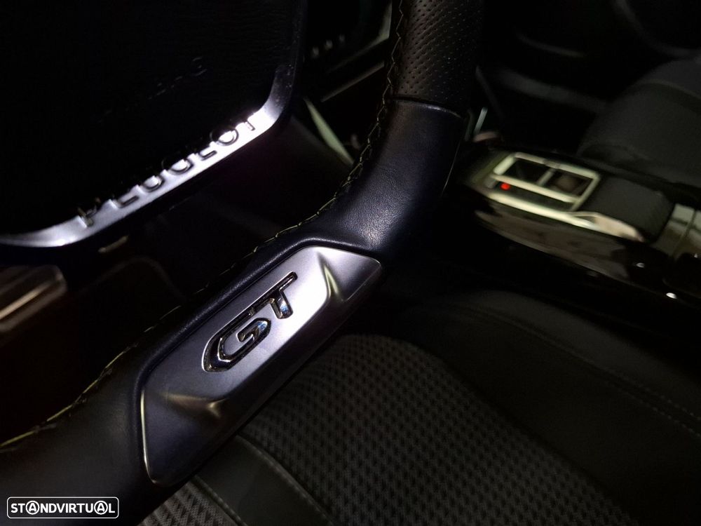 Peugeot 2008 1.2 PureTech GT EAT8 - 26