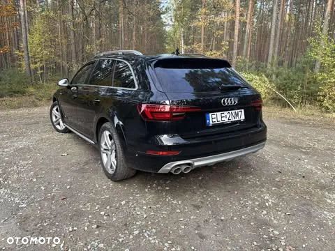 Audi A4 Allroad - 12