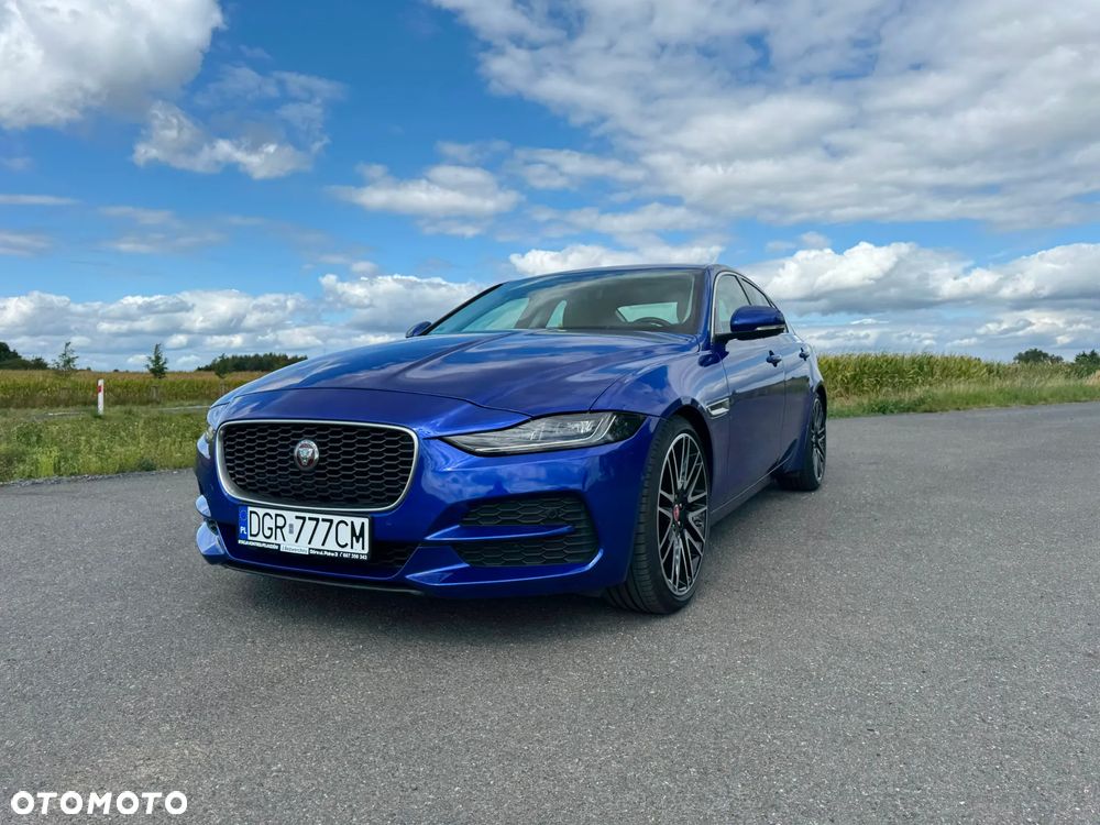 Jaguar XE 25t Prestige - 4