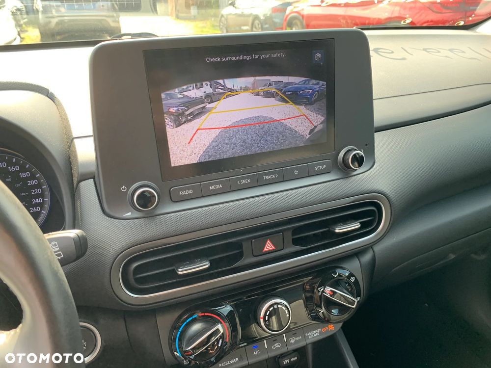 Hyundai Kona - 11