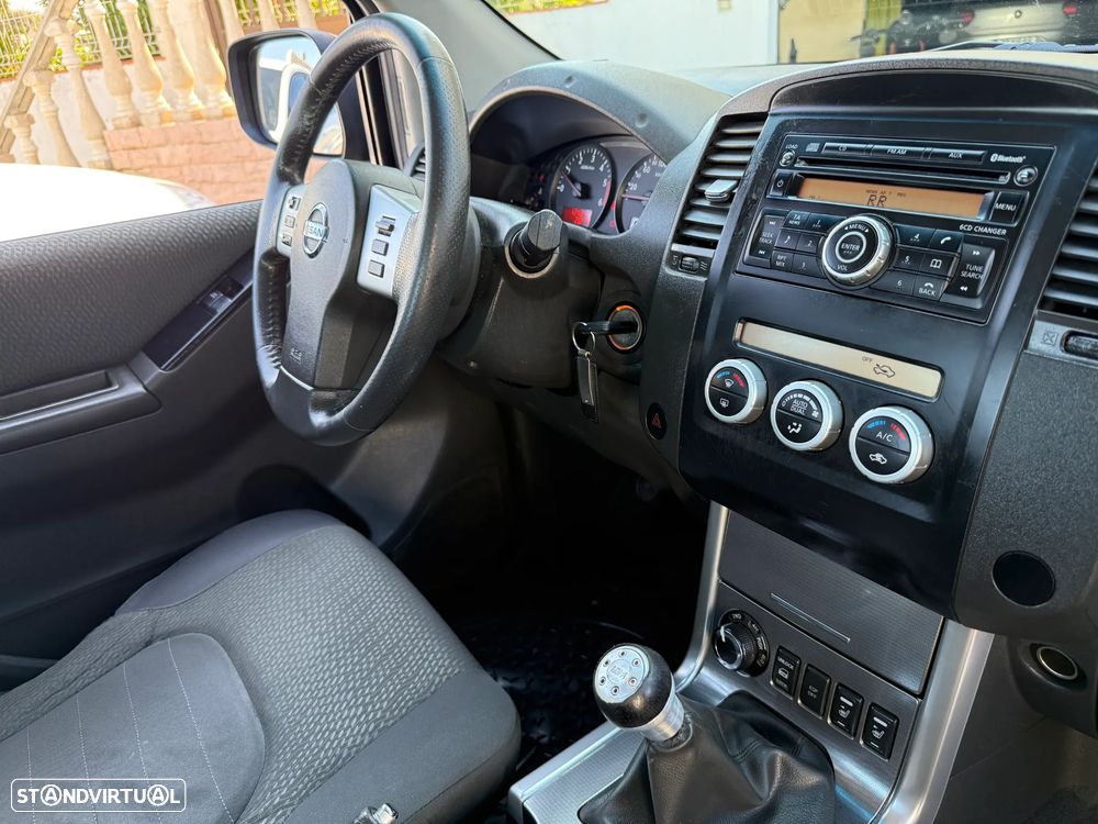 Nissan Navara 2.5 dCi KC SE 4WD - 27