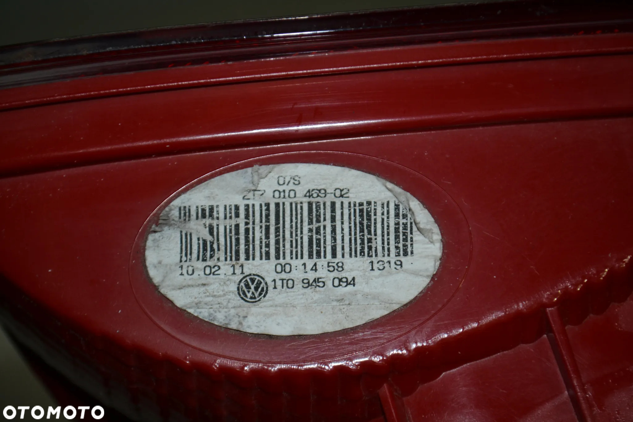 VW TOURAN 10-15 LAMPA TYŁ TYLNA PRAWA W KLAPĘ KPL Z WKŁADEM 1T0945094 - 3