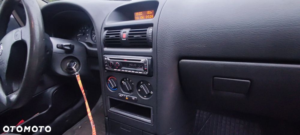 Opel Astra 1.4 Essentia - 17