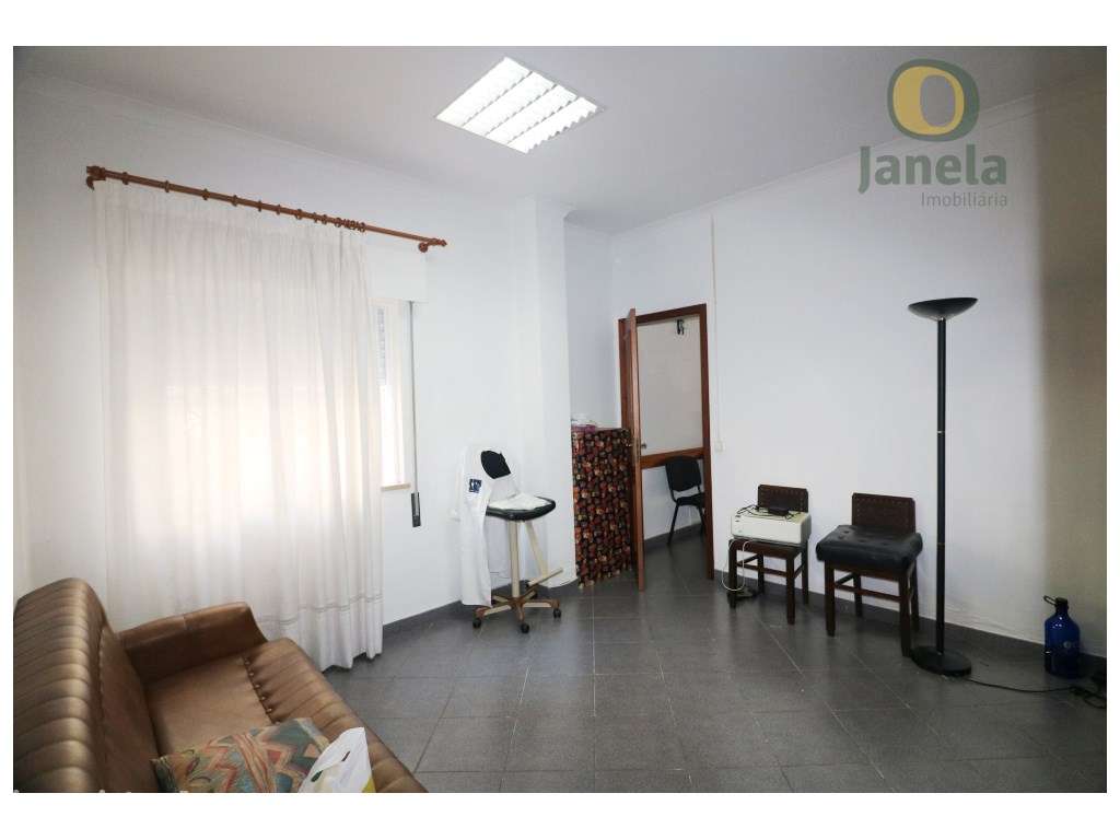 Consultório médico, no Centro de Olhão - Grande imagem: 3/8