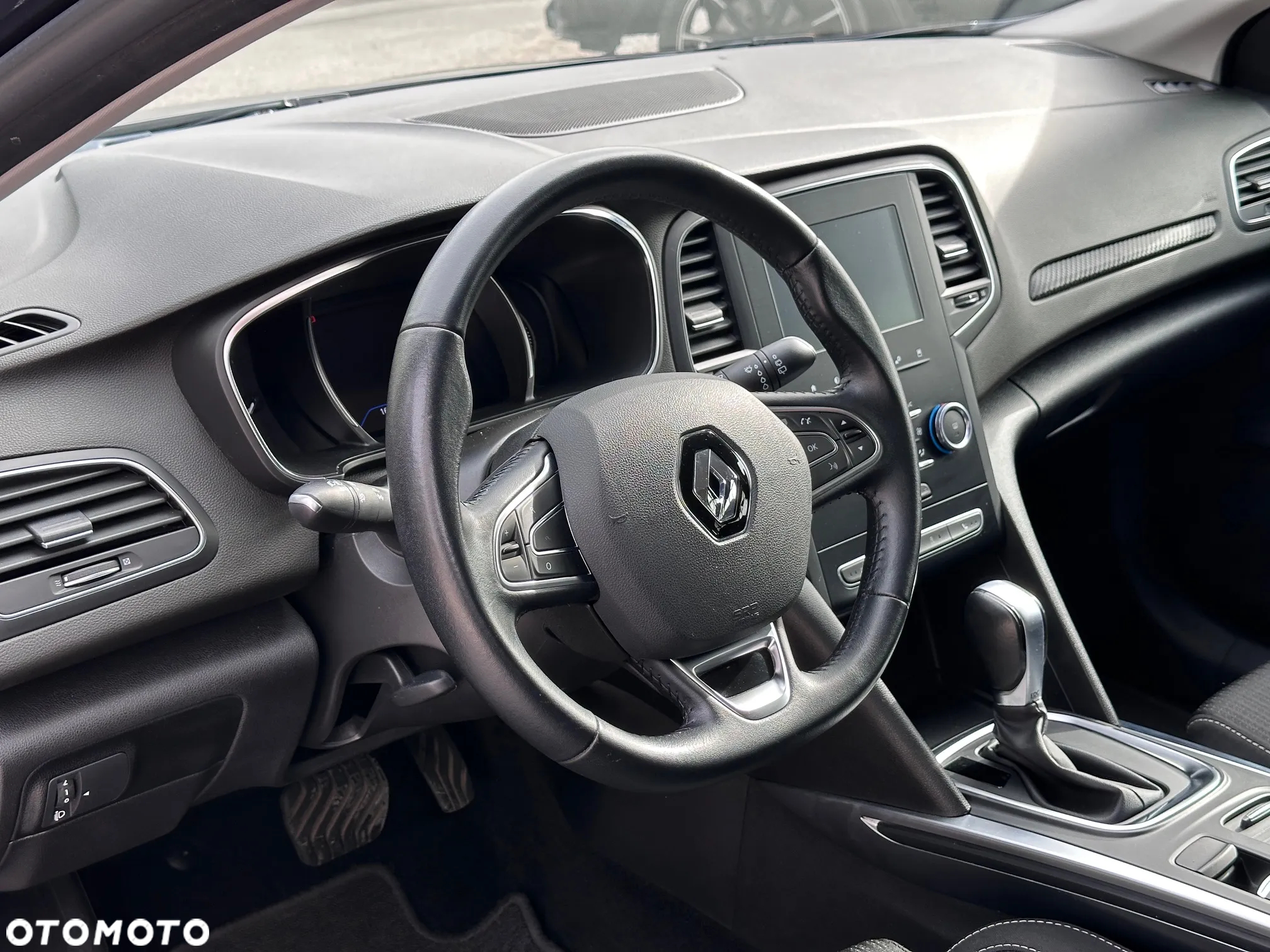 Renault Megane BLUE dCi 150 EDC BUSINESS EDITION - 17