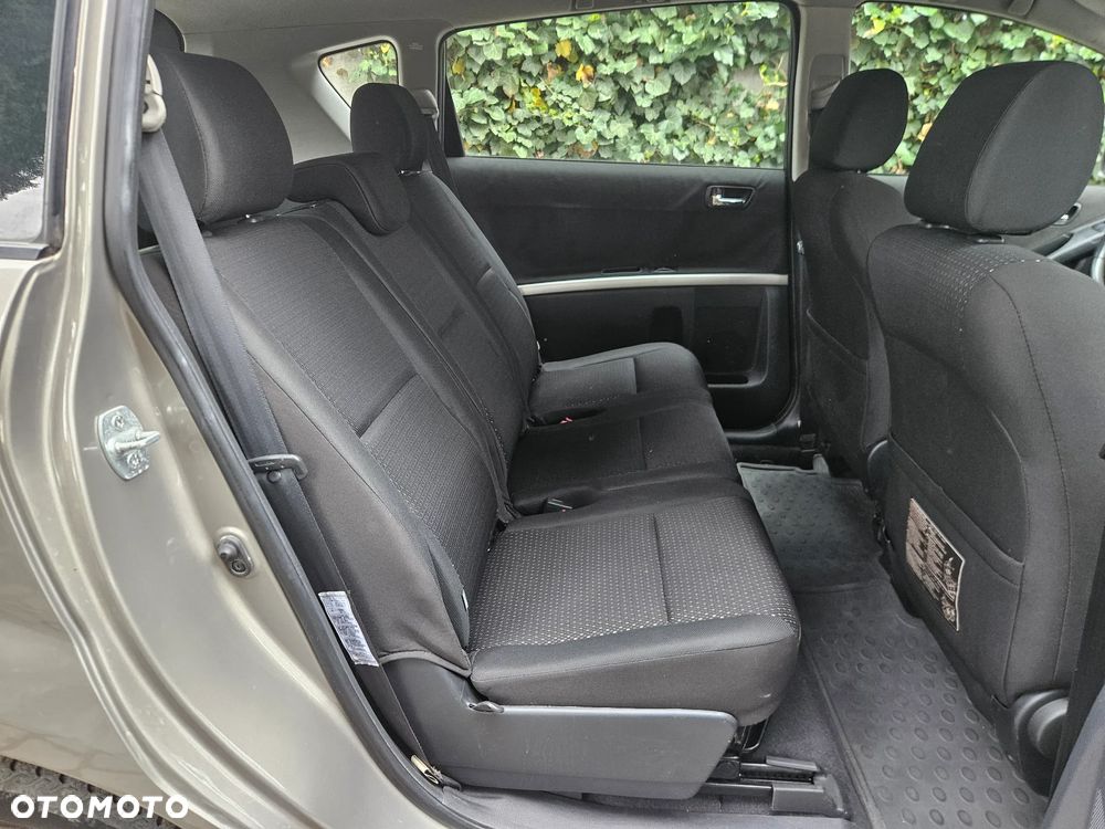 Toyota Corolla Verso - 13