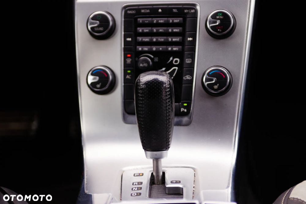 Volvo V60 D4 Geartronic RDesign - 19