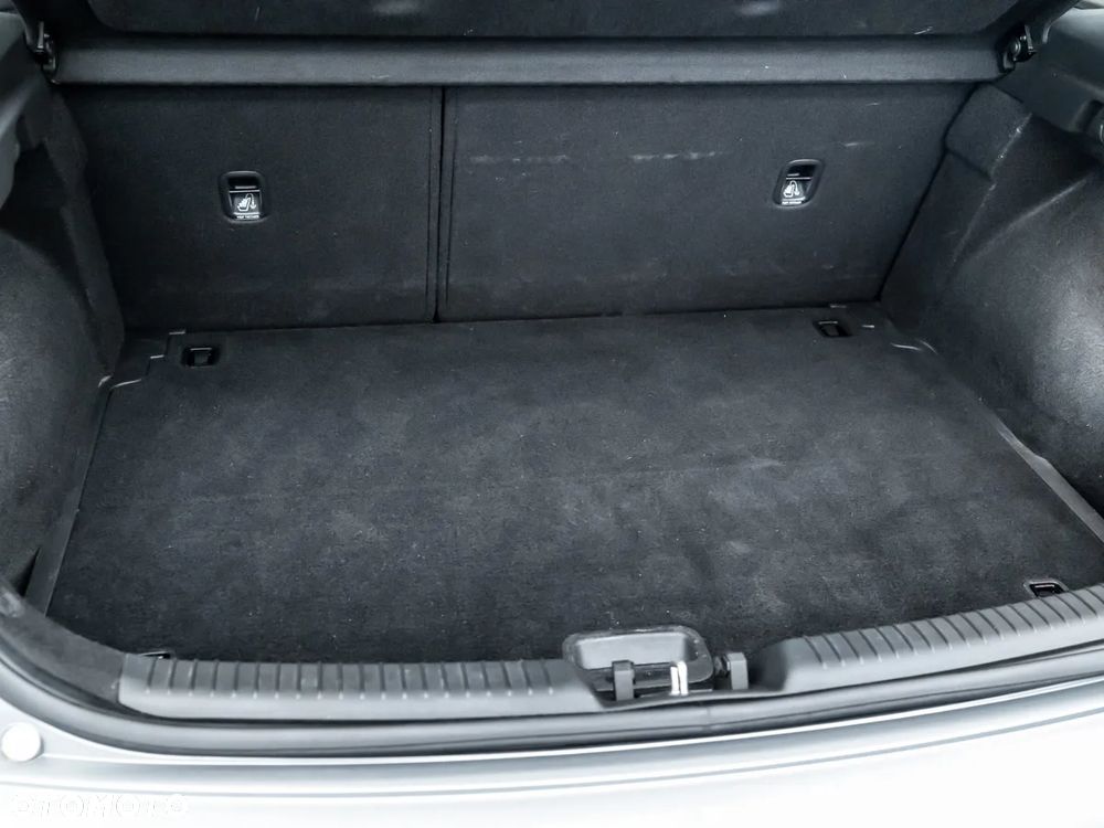 Hyundai i30 1.5 DPI Classic + - 28