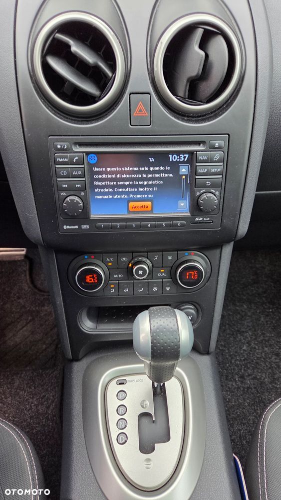 Nissan Qashqai 2.0 dCi 4 x 4 DPF tekna - 26