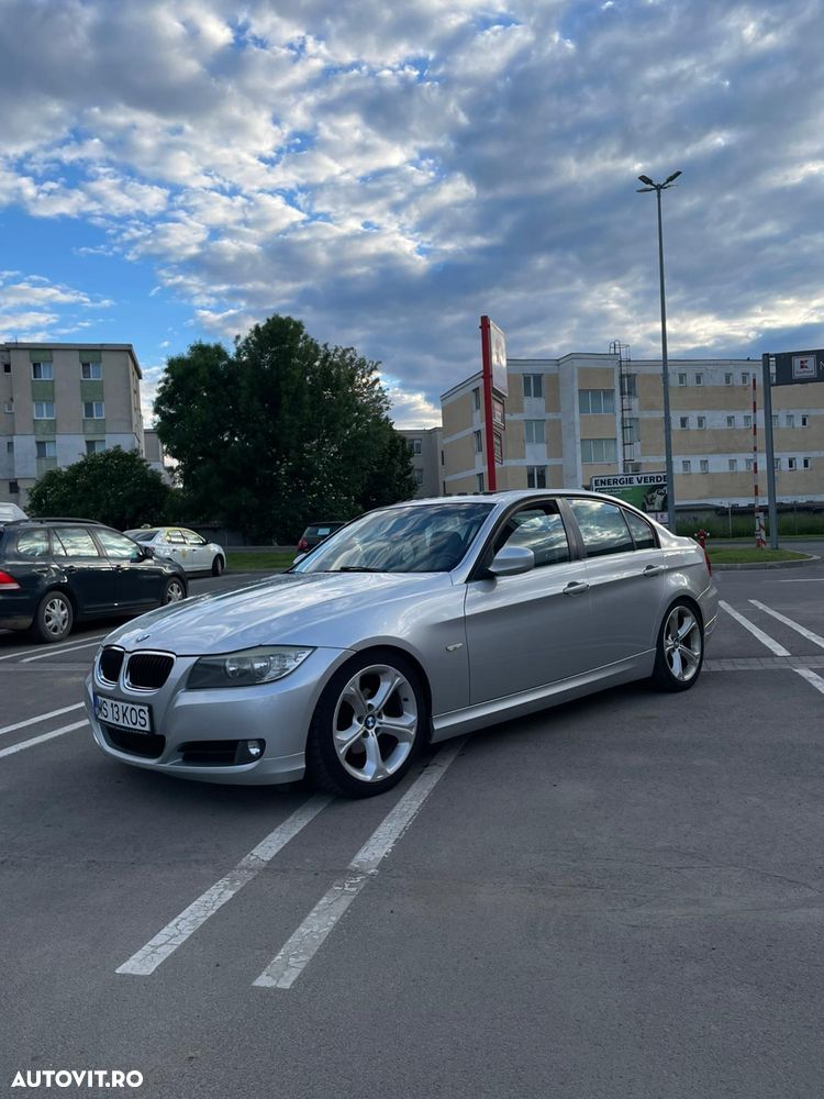 BMW Seria 3 320i - 10