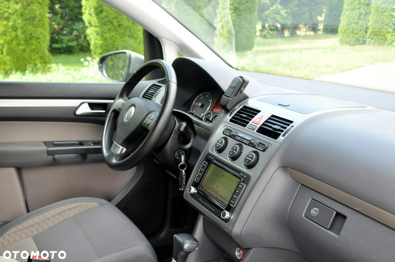 Volkswagen Touran - 19