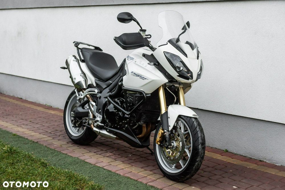 Triumph Tiger - 1