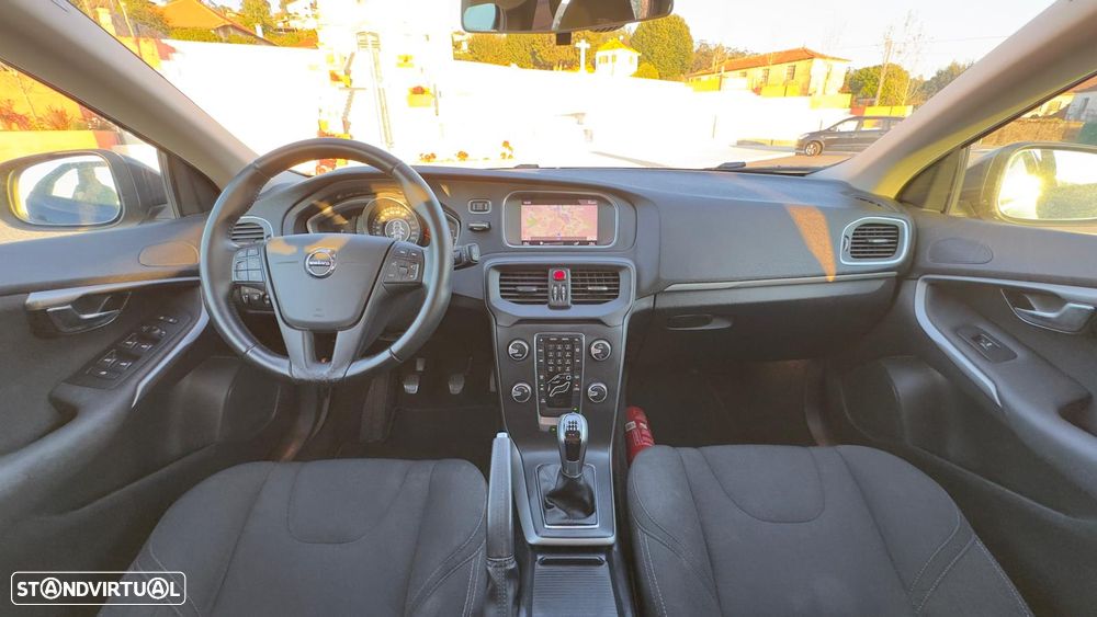 Volvo V40 D2 Kinetic - 13
