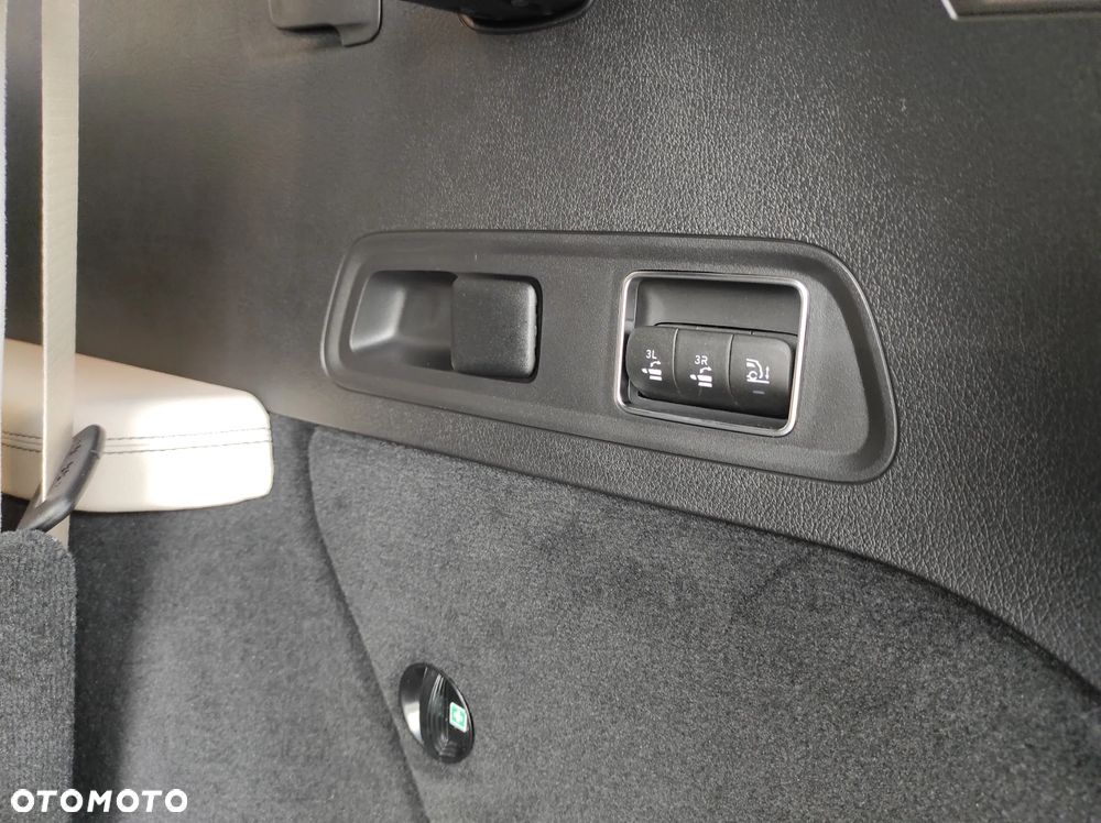 Mercedes-Benz GLS - 27