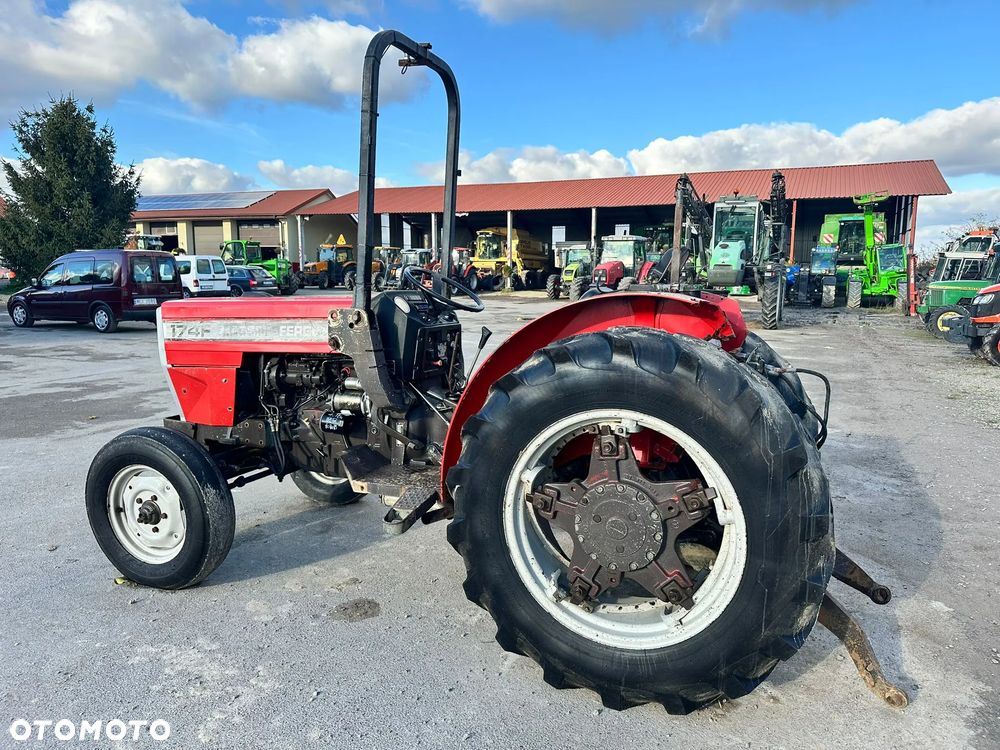 Massey Ferguson 174F - 3