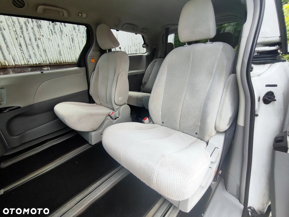 Toyota Sienna 3.5 V6 LE AWD - 9