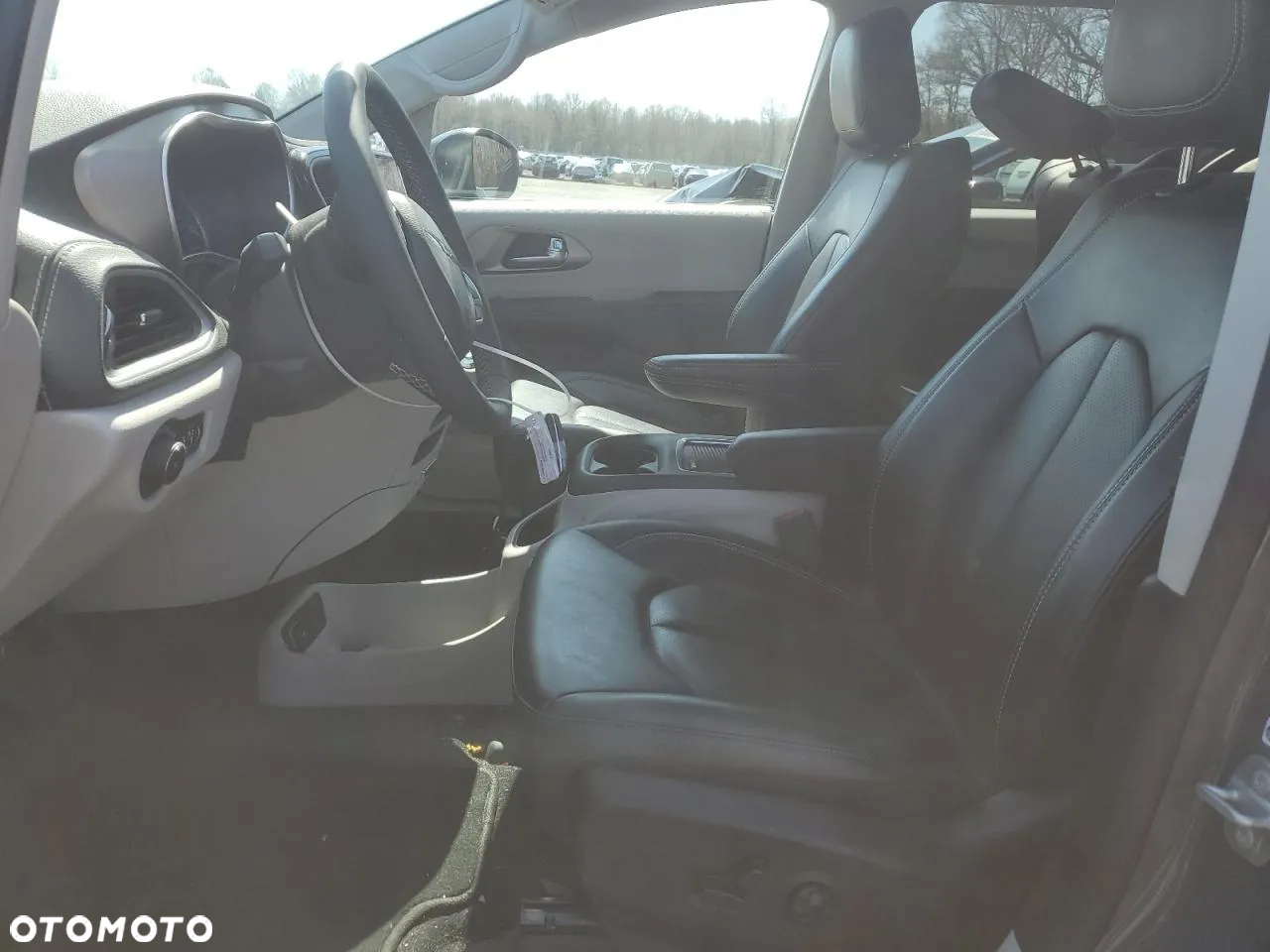 Chrysler Pacifica - 8
