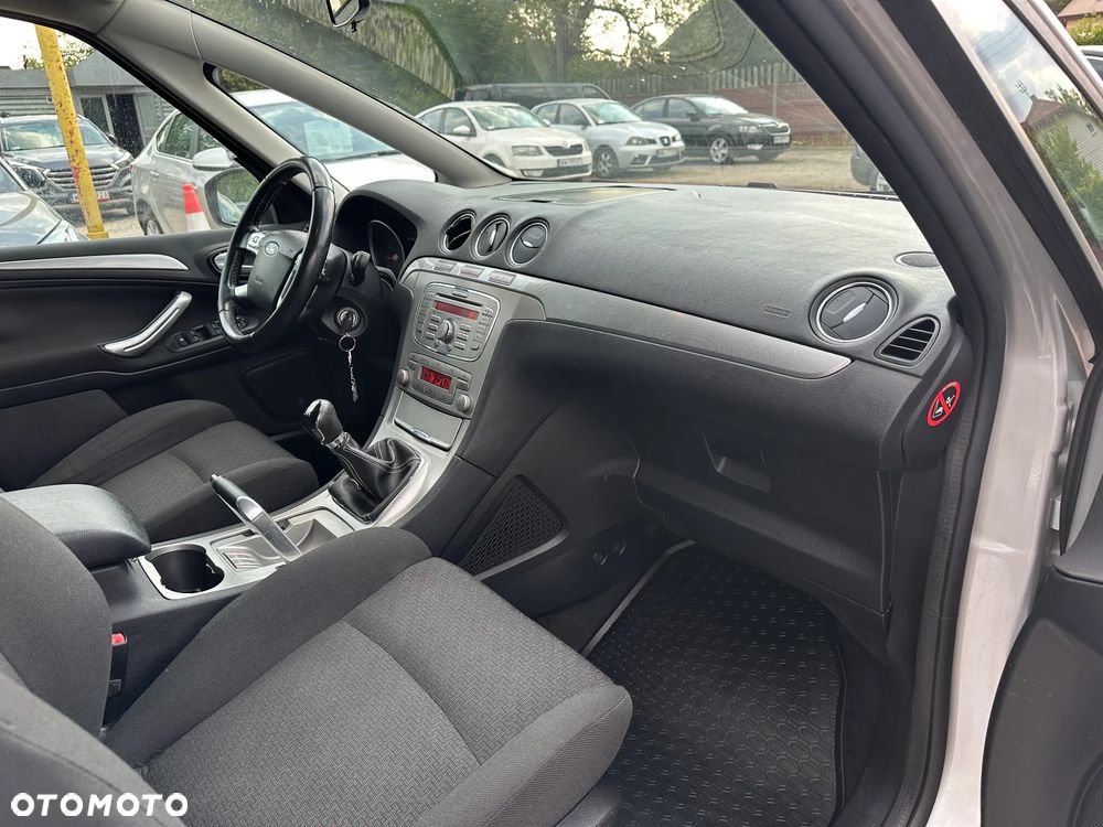 Ford S-Max - 16