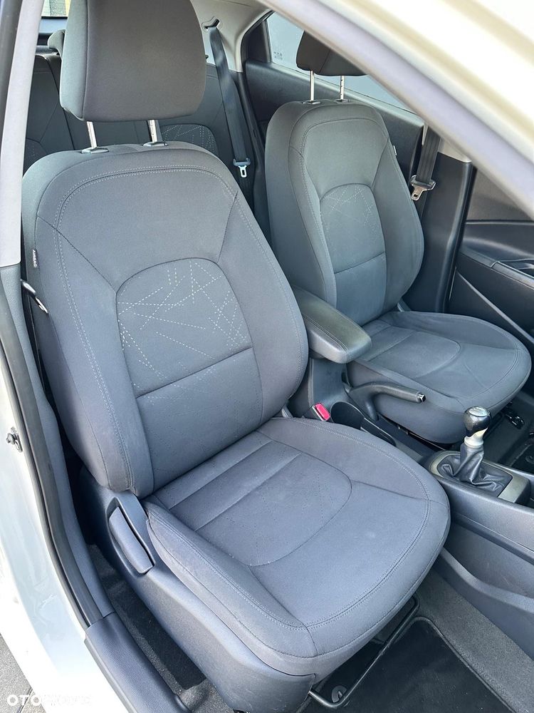 Kia Rio 1.2 Dream Team Edition - 17