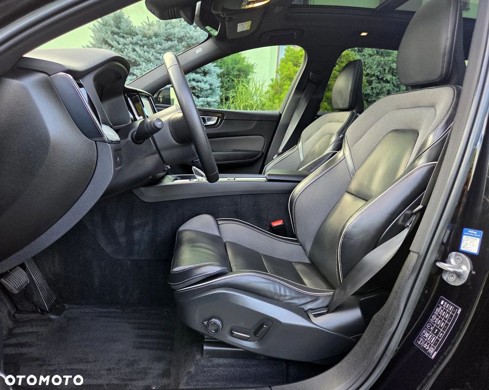 Volvo XC 60 B4 D AWD Ultimate Bright - 25