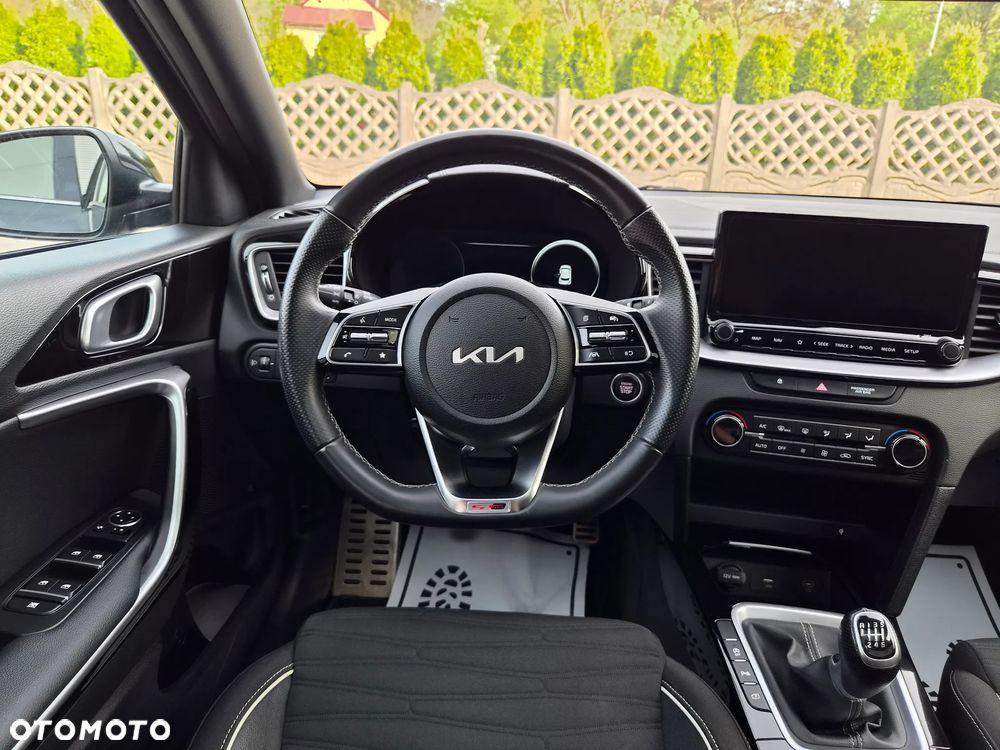 Kia XCeed - 23