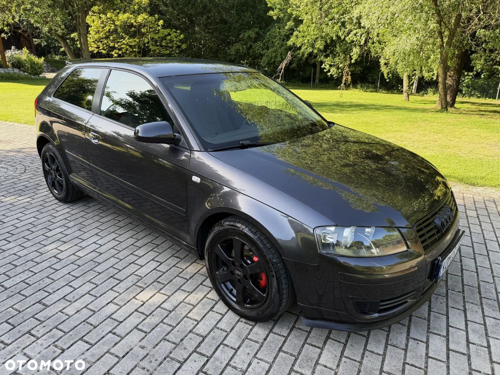 Audi A3 3-drzwiowe 1.6 FSI Ambition - 4