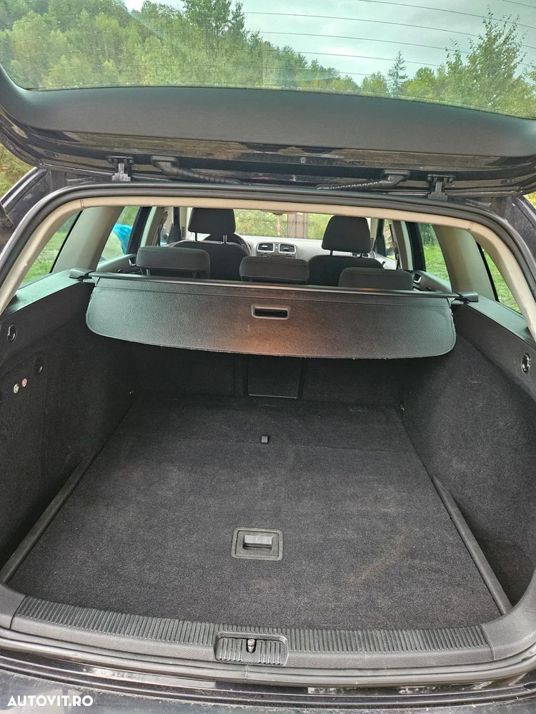 Volkswagen Golf - 6