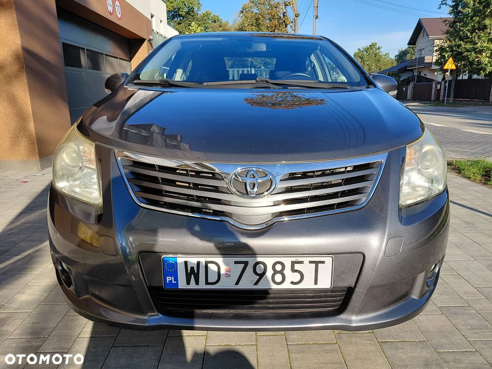 Toyota Avensis 1.8 Luna MS - 1
