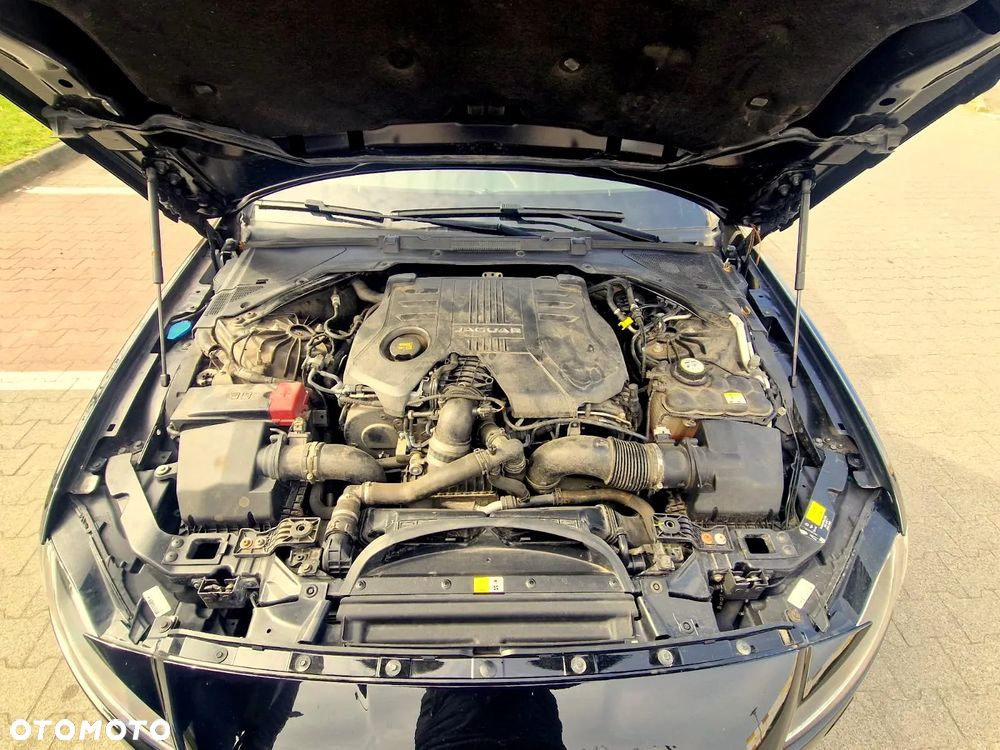 Jaguar XF 3.0 TDV6 Portfolio - 25