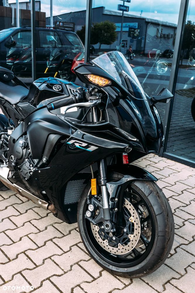 Yamaha R1 - 2