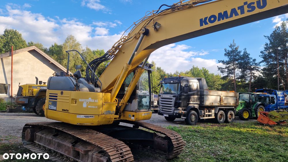 Komatsu PC228 - 2