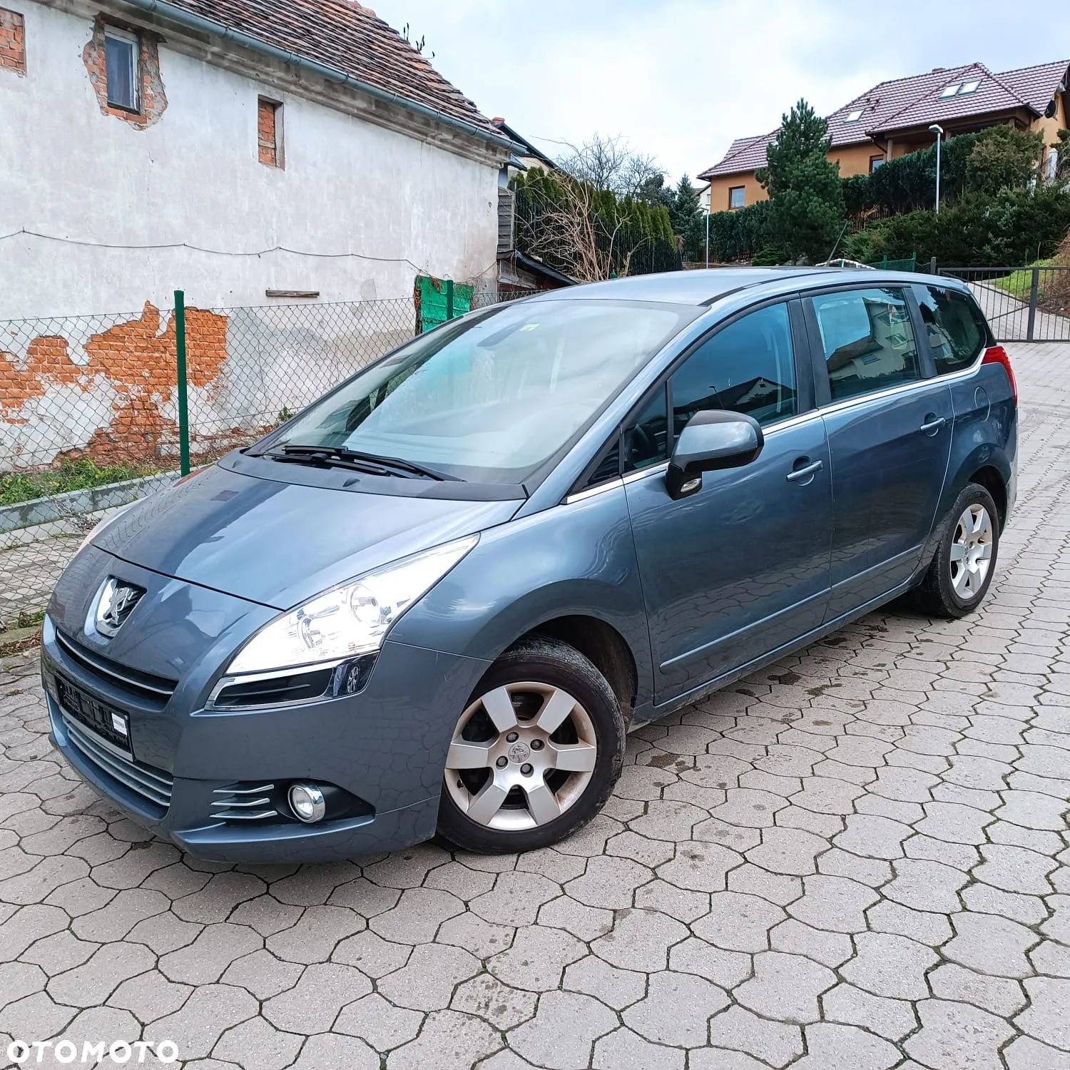 Peugeot 5008 1.6 THP Active 7os - 1