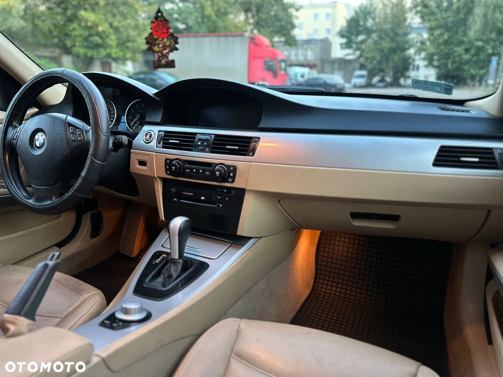 BMW Seria 3 325i - 11