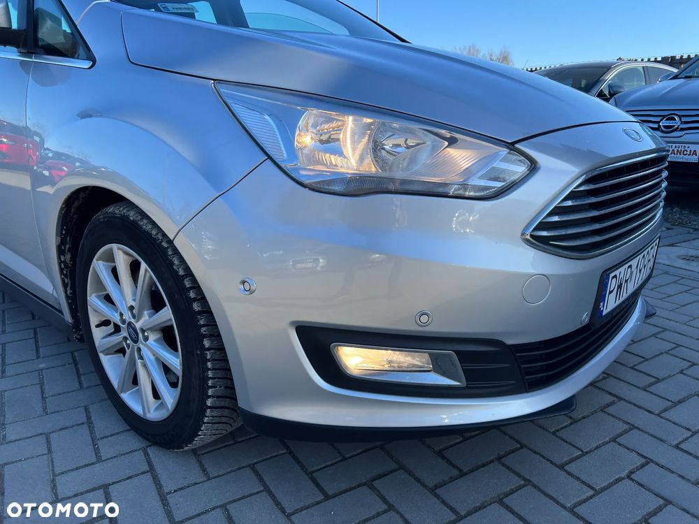 Ford Grand C-MAX - 36