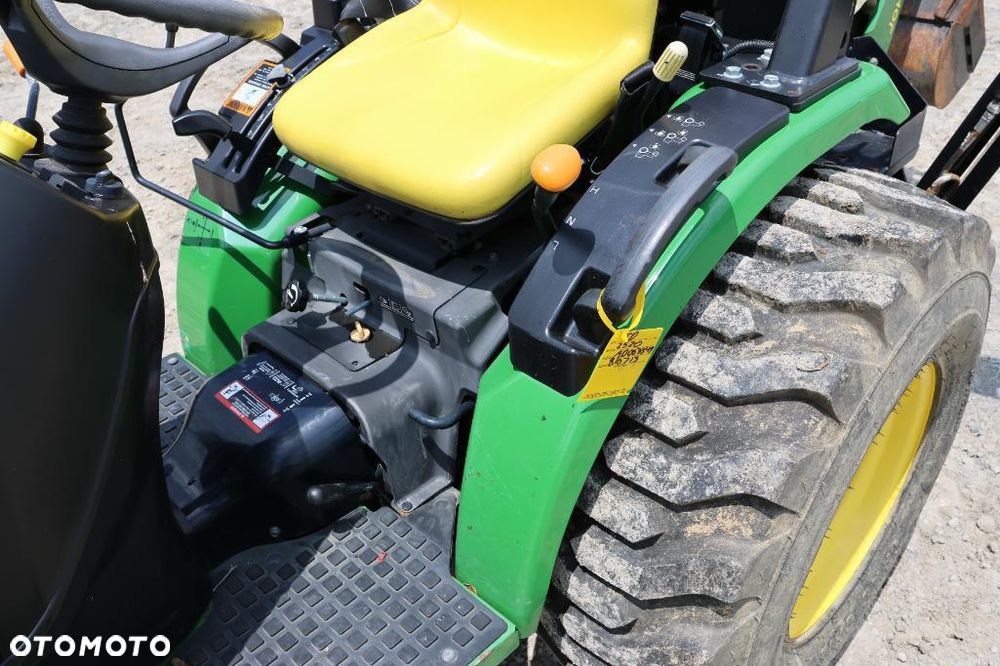 John Deere 2520 - 19
